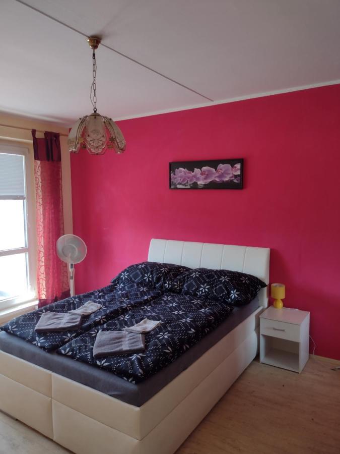 Apartmens Kv การ์โลวีวารี ภายนอก รูปภาพ