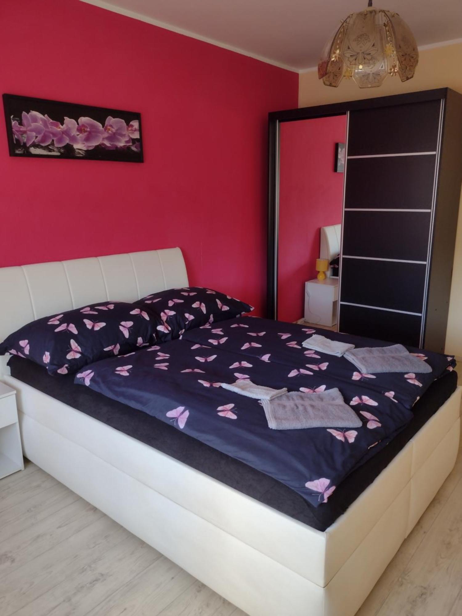 Apartmens Kv การ์โลวีวารี ภายนอก รูปภาพ